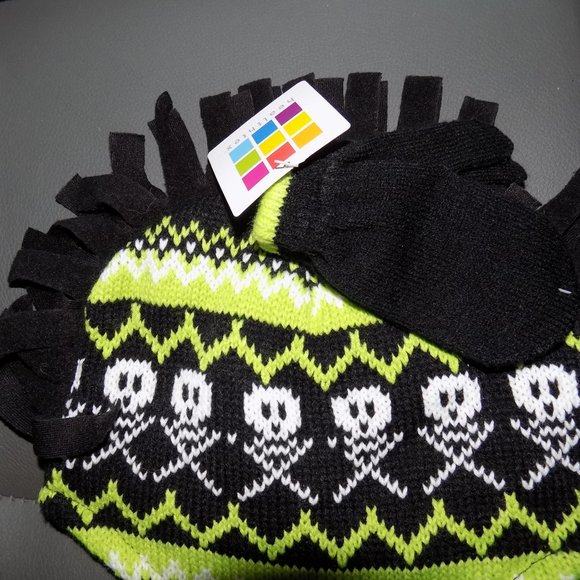 Healthtex Black Soot Design Hat & Glove Set NEW - Picture 2 of 3